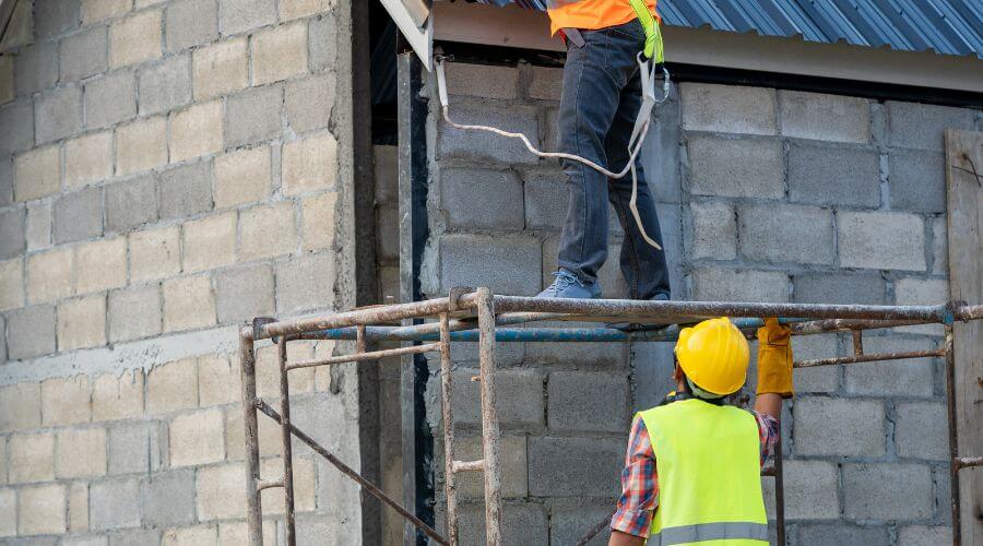 Professional residential roofers in Muncie, IL